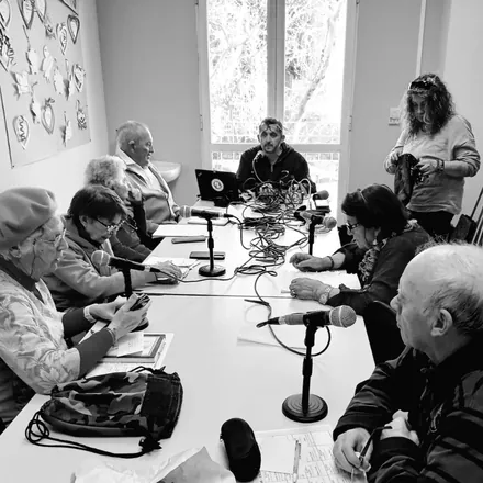 Portada de Grupo Radioactivo